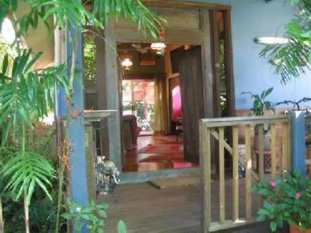 Bamboo Cottage Guesthouse B&B 3*, 拜伦湾 澳大利亚