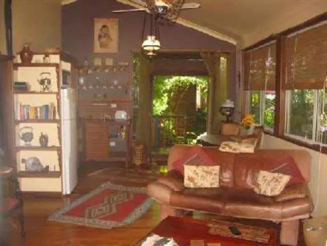 Bamboo Cottage Guesthouse B&B 拜伦湾